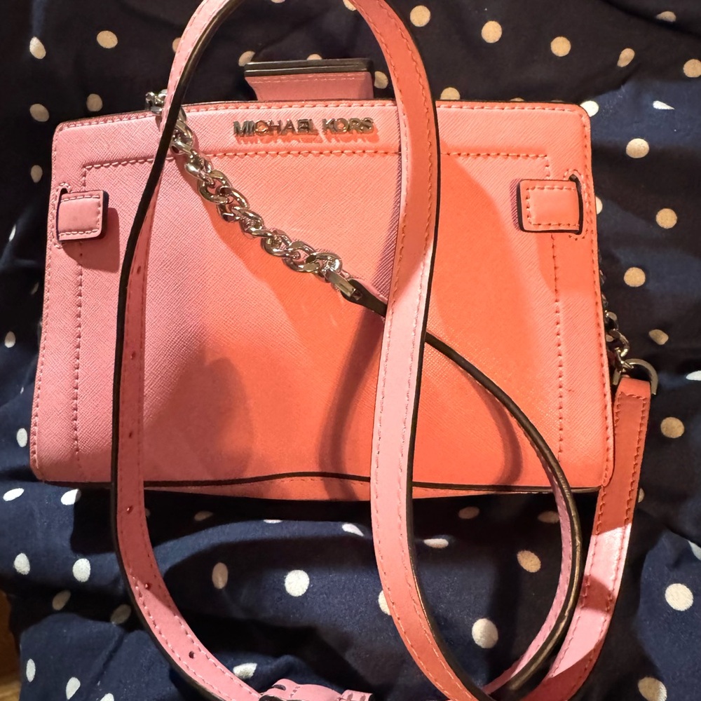 EUC: Michael Kors Rayne Carnation Pink Crossbody: PRETTY IN PINK 💗